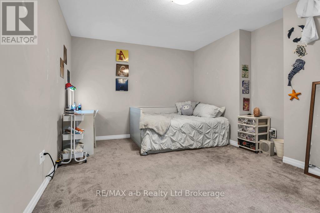 241 WILSON AVENUE — photo 26