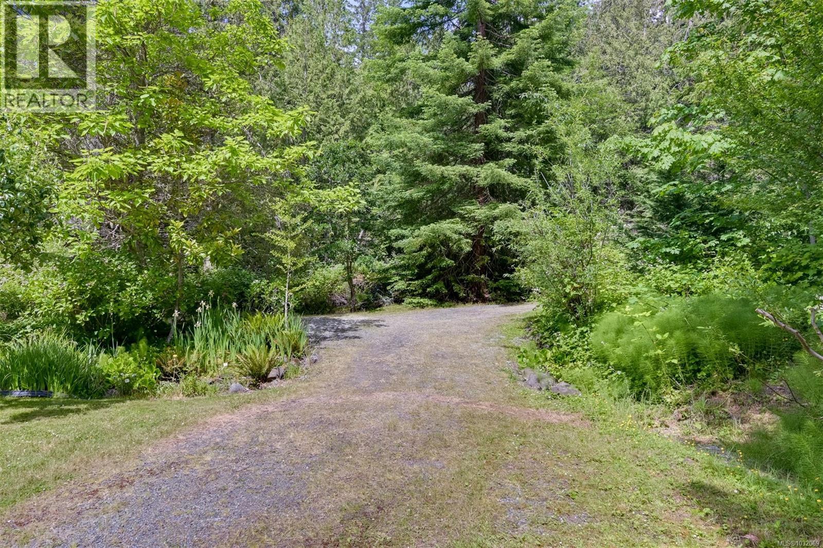114 Arbutus Rd - 54