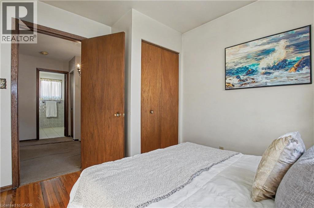 18 RIDLEY DRIVE - 16