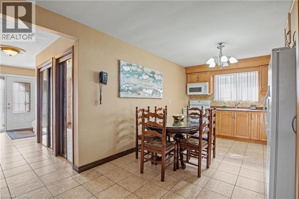 18 RIDLEY DRIVE - 14
