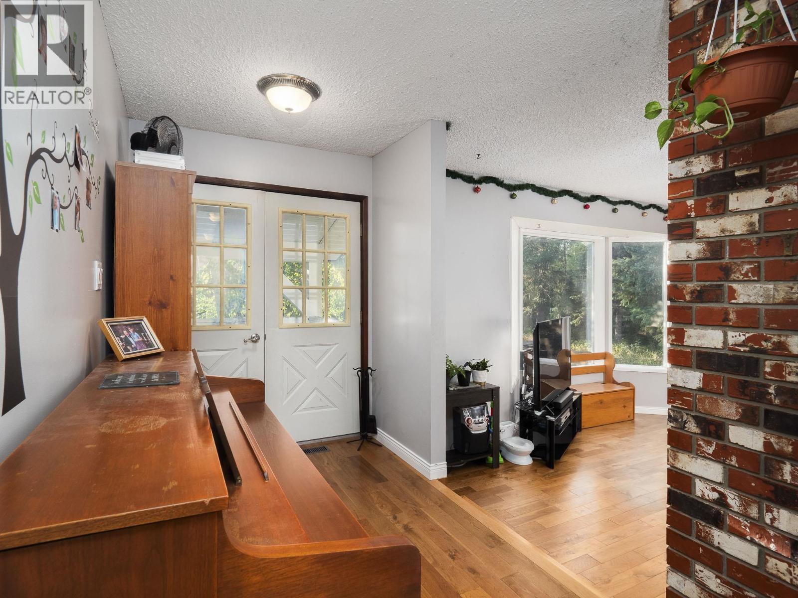 9930 SKYLARK ROAD - 5