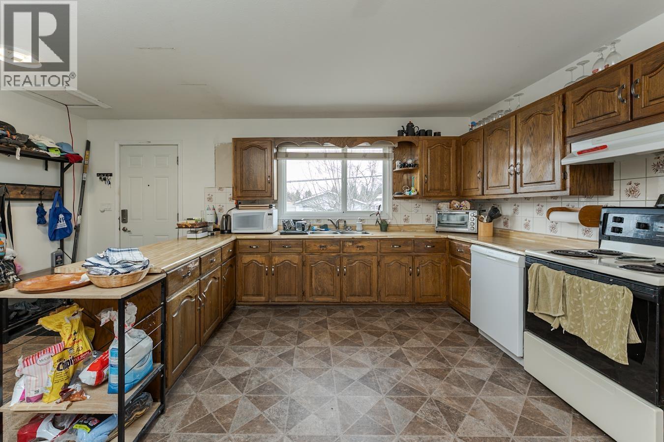 1525 EWERT STREET - 6