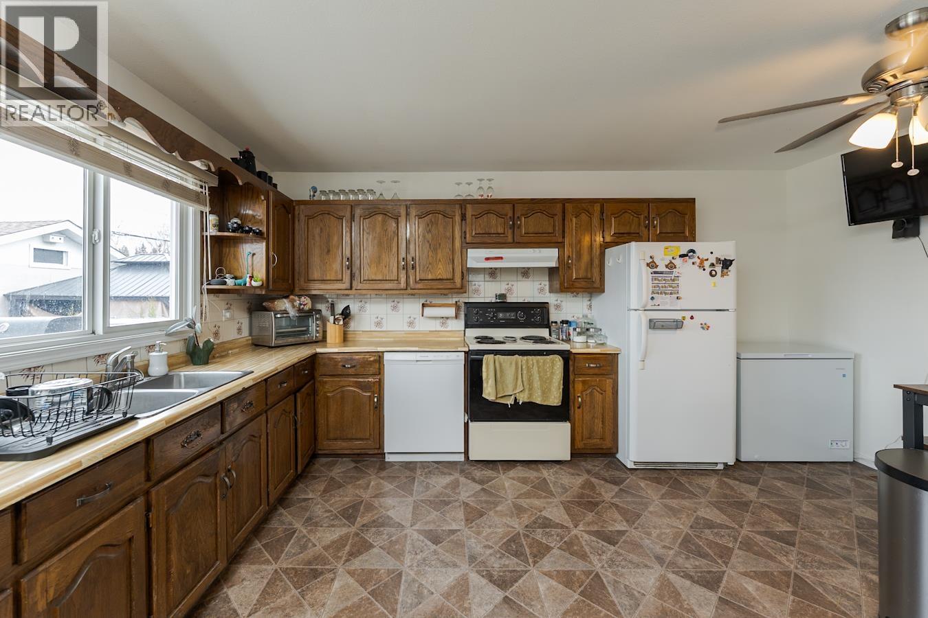 1525 EWERT STREET - 5
