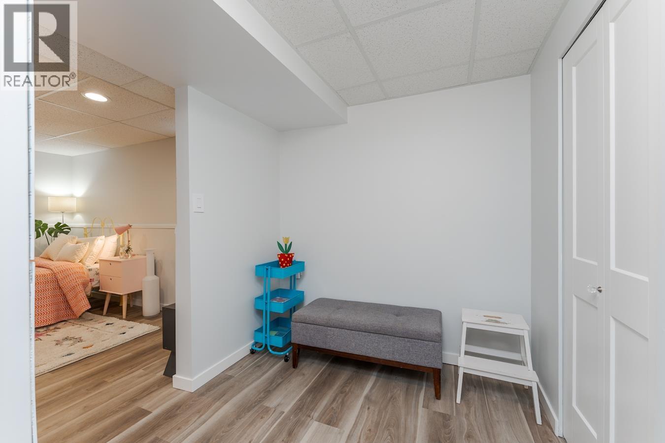 1011 HANSARD CRESCENT - 28