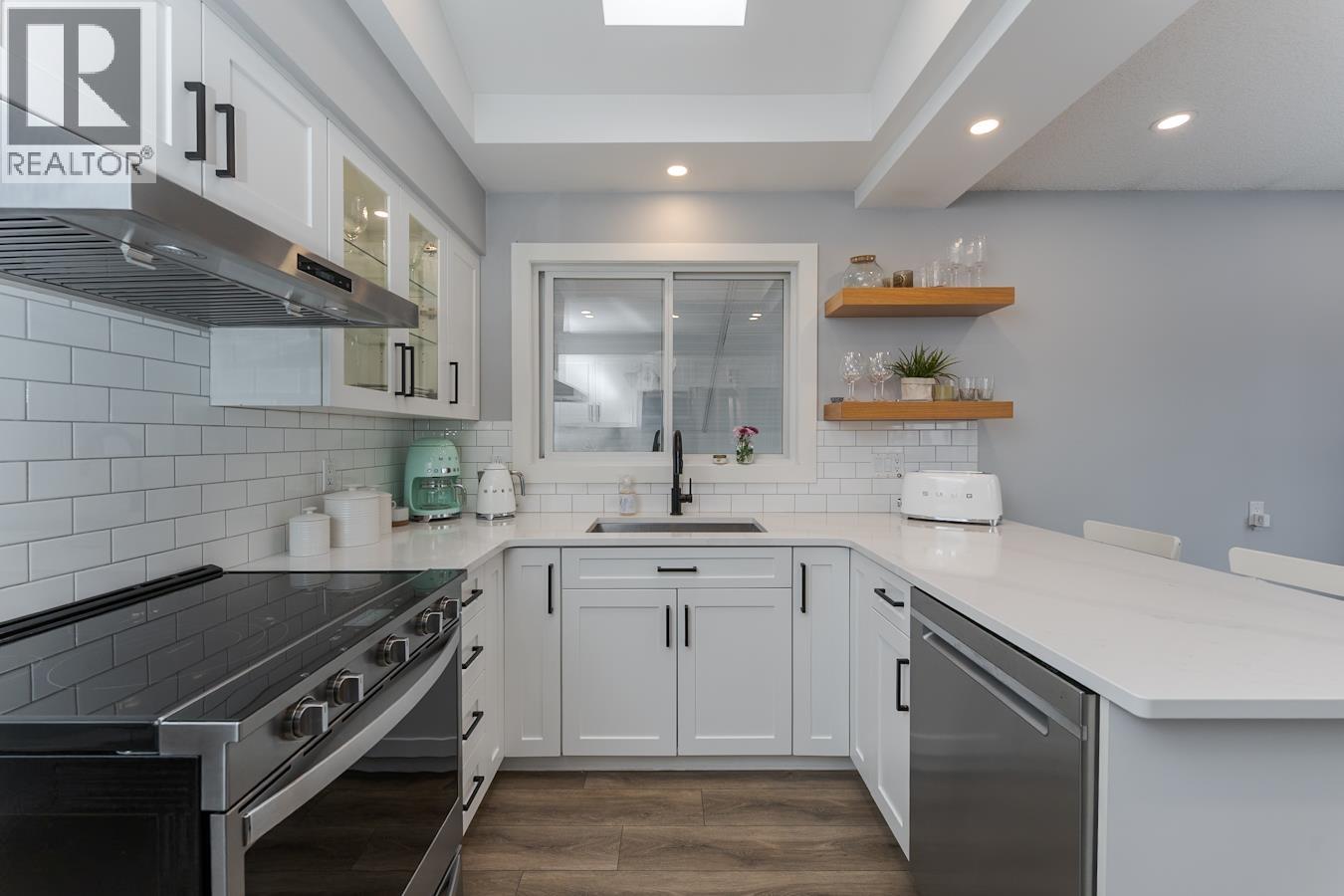 1011 HANSARD CRESCENT - 14