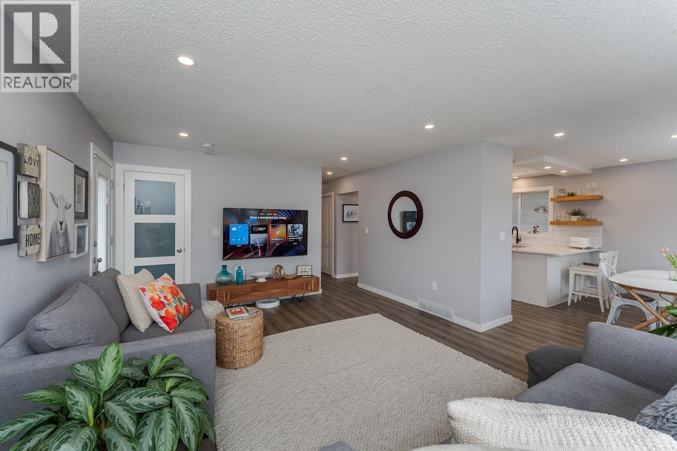 1011 HANSARD CRESCENT - 9