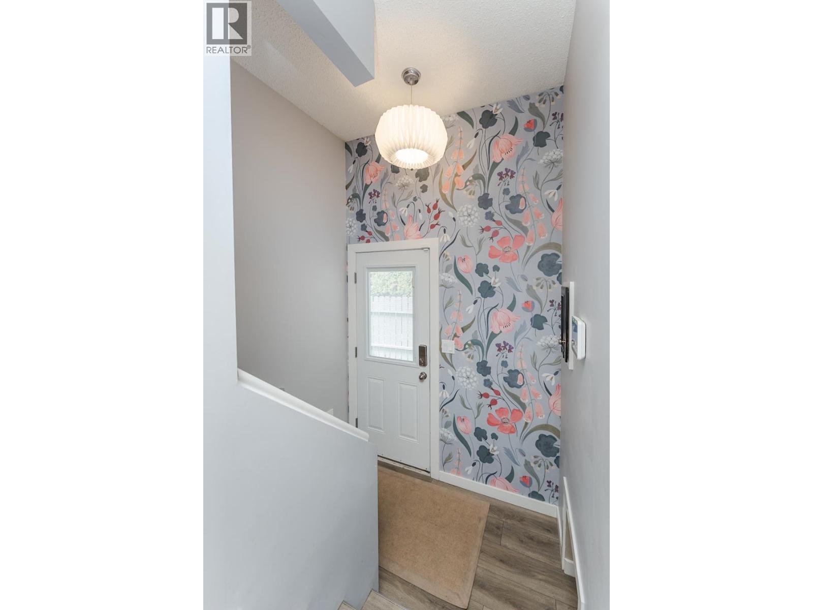 1011 HANSARD CRESCENT - 4