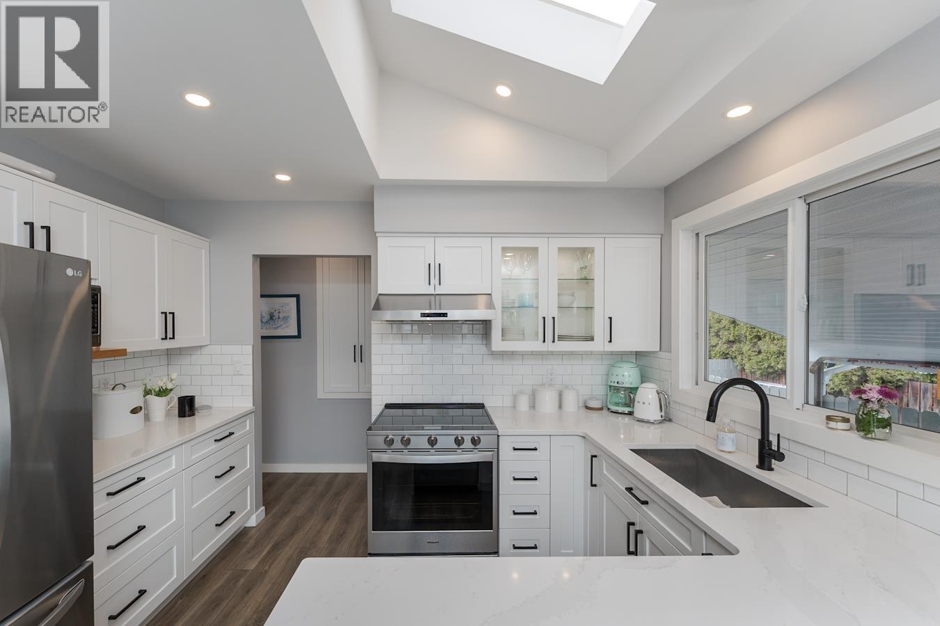 1011 HANSARD CRESCENT - 18