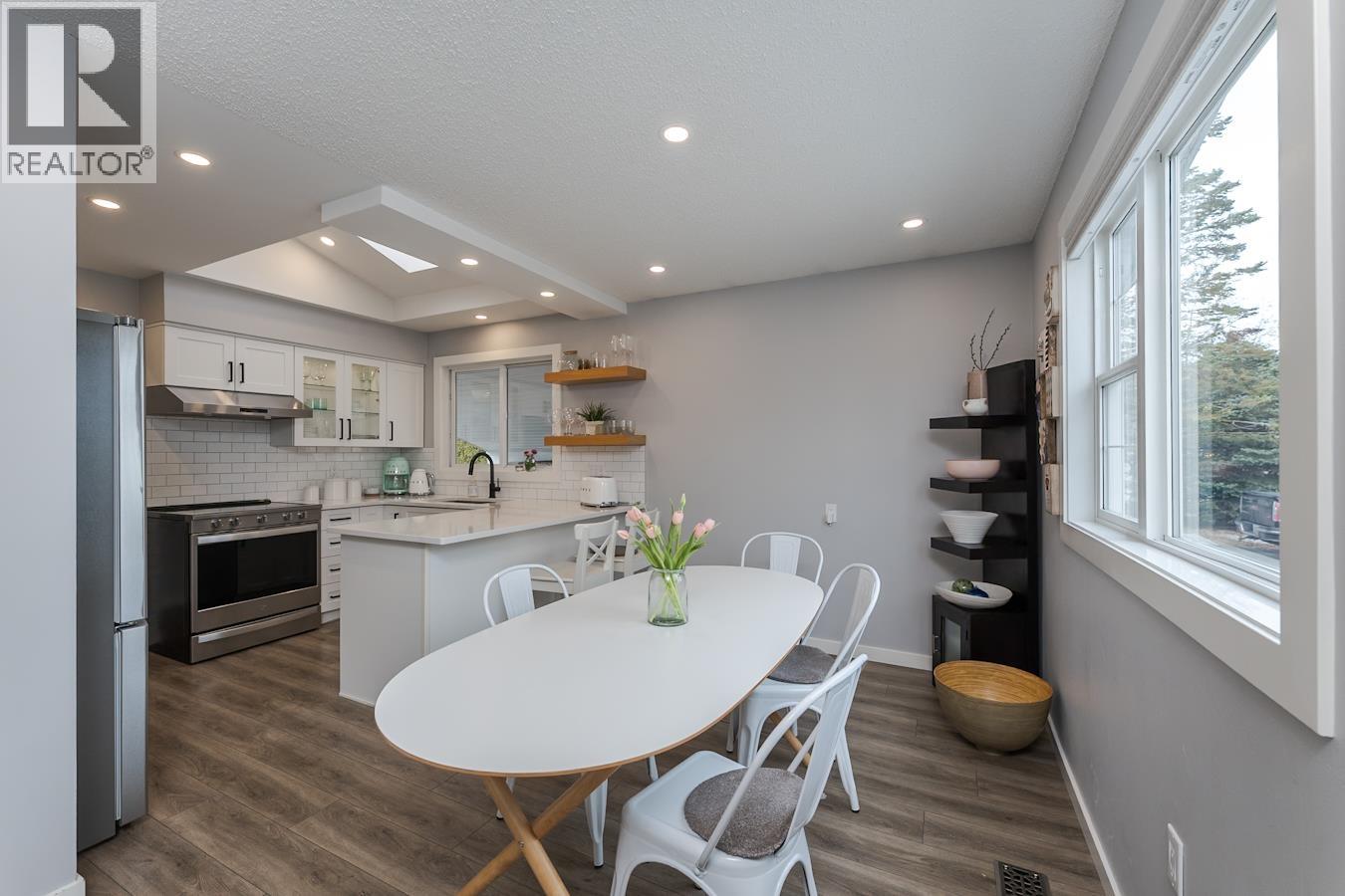 1011 HANSARD CRESCENT - 6