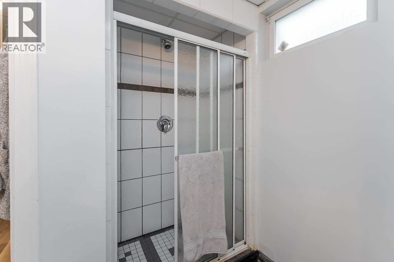 1011 HANSARD CRESCENT - 31