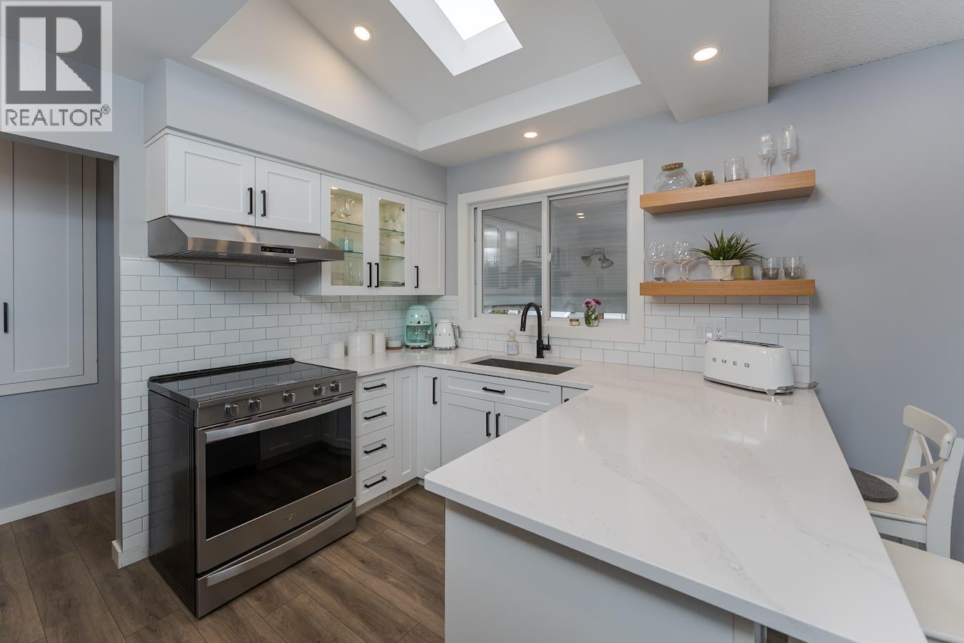 1011 HANSARD CRESCENT - 17