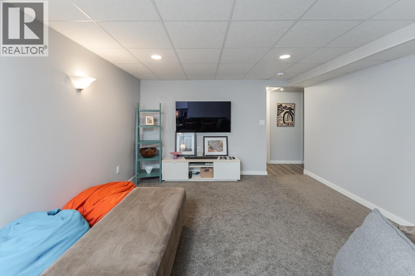 1011 HANSARD CRESCENT - 25