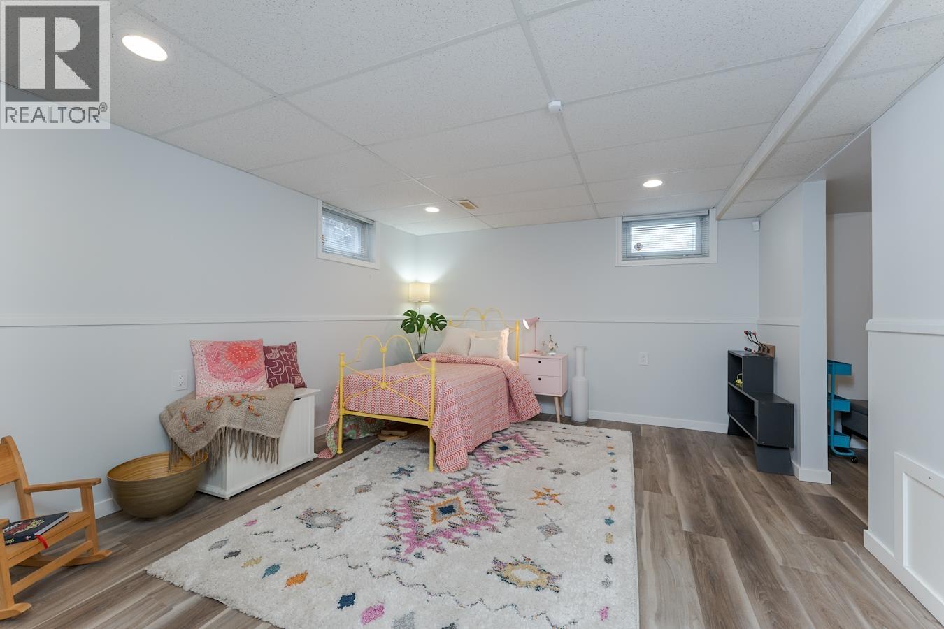 1011 HANSARD CRESCENT - 26