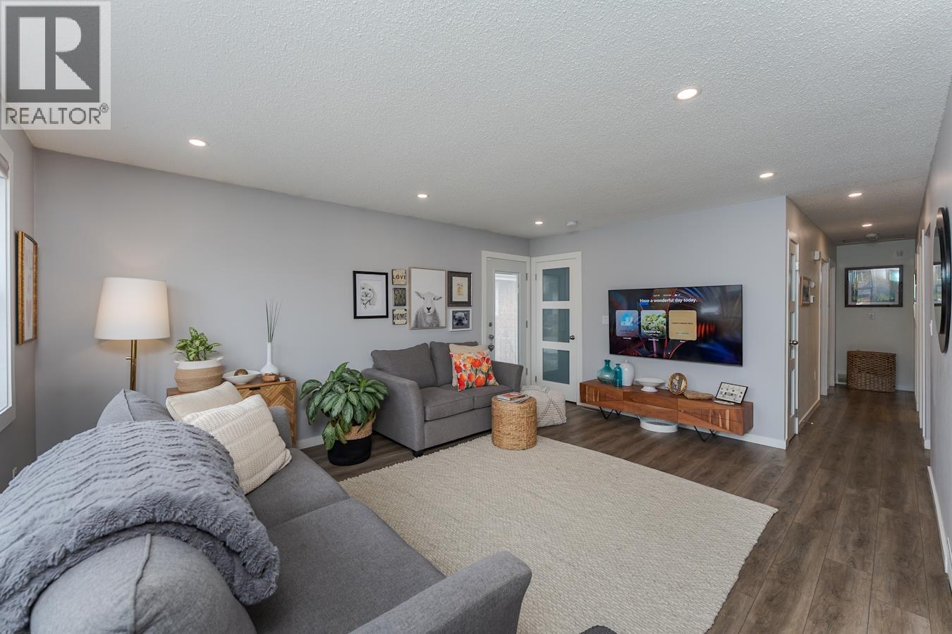 1011 HANSARD CRESCENT - 7