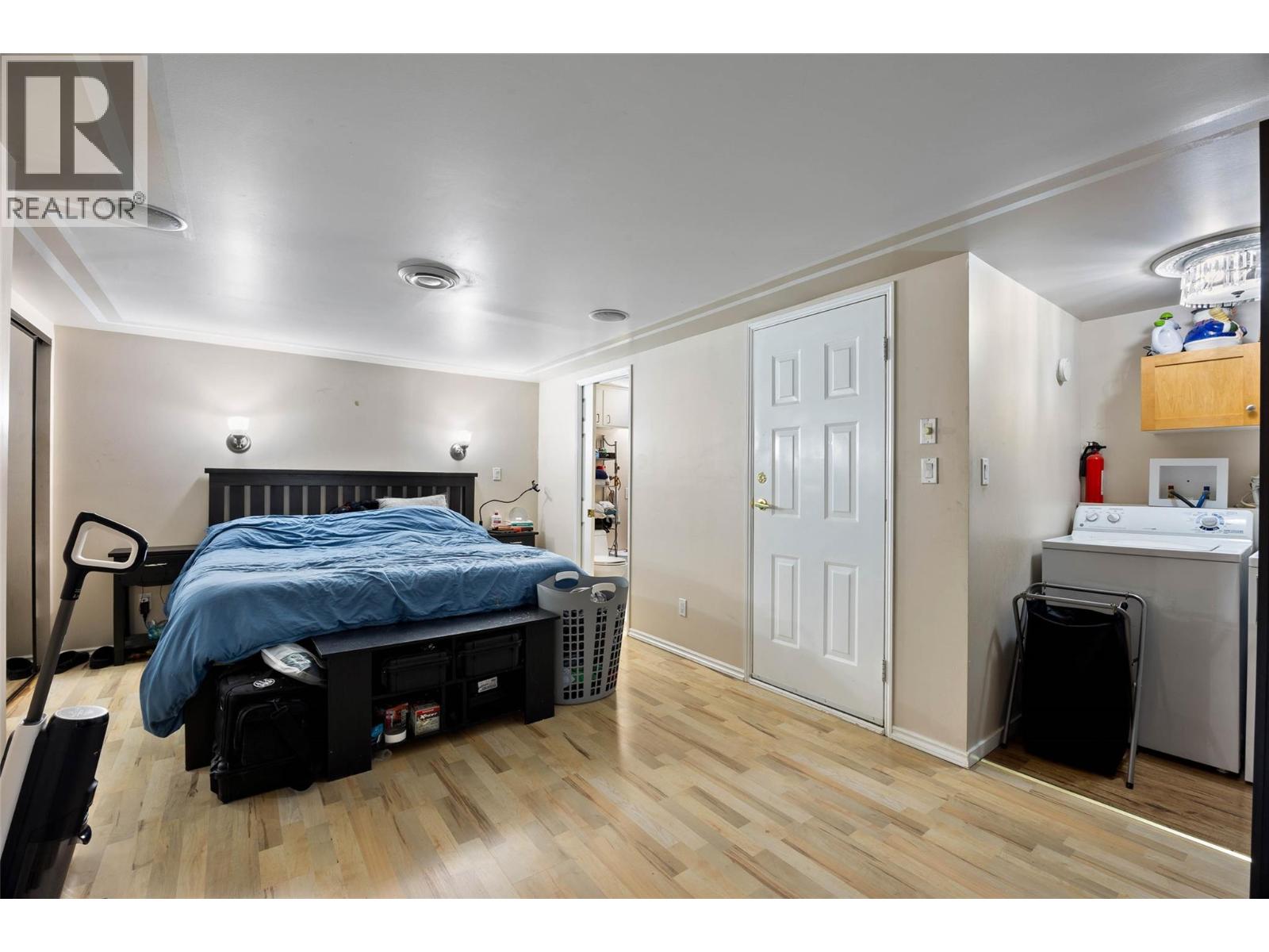 1825 Parkcrest Avenue - 29