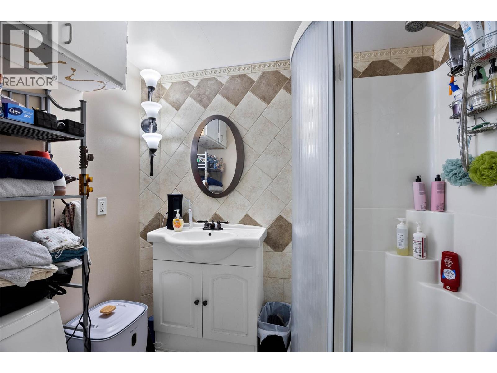 1825 Parkcrest Avenue - 32