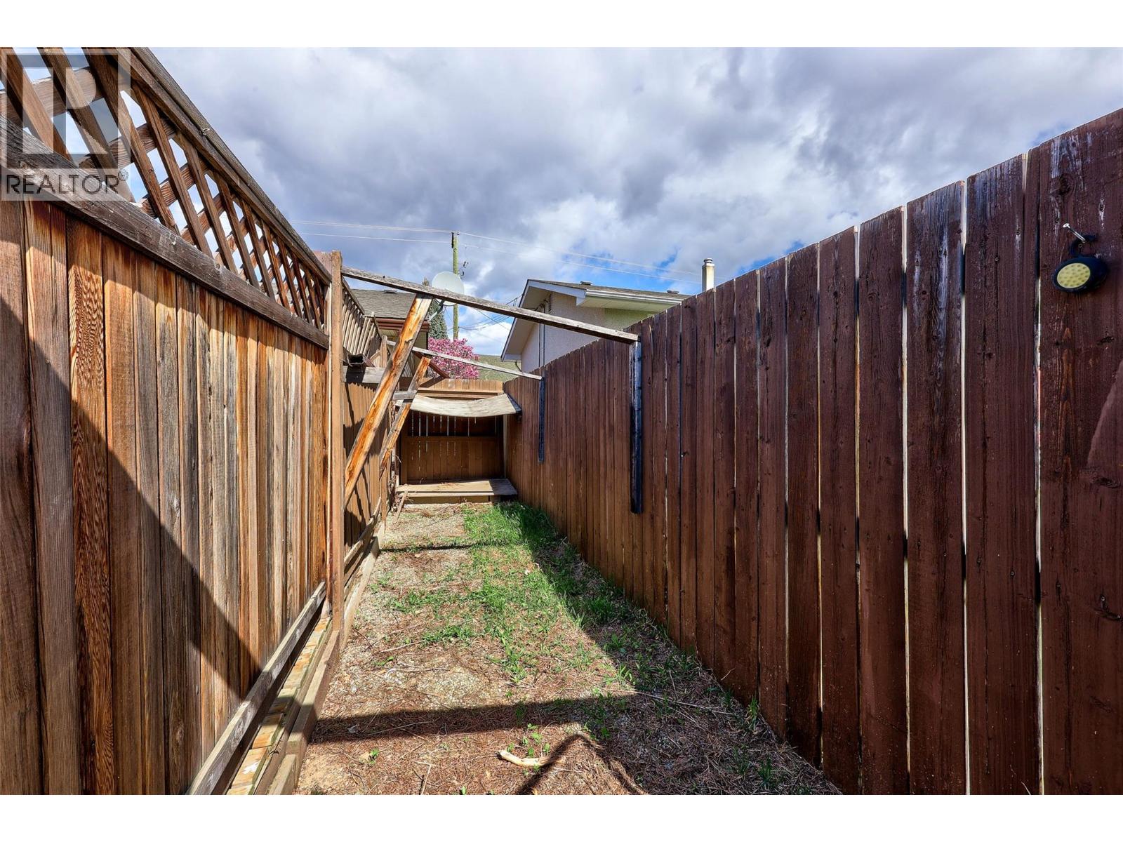 1825 PARKCREST AVENUE - 34