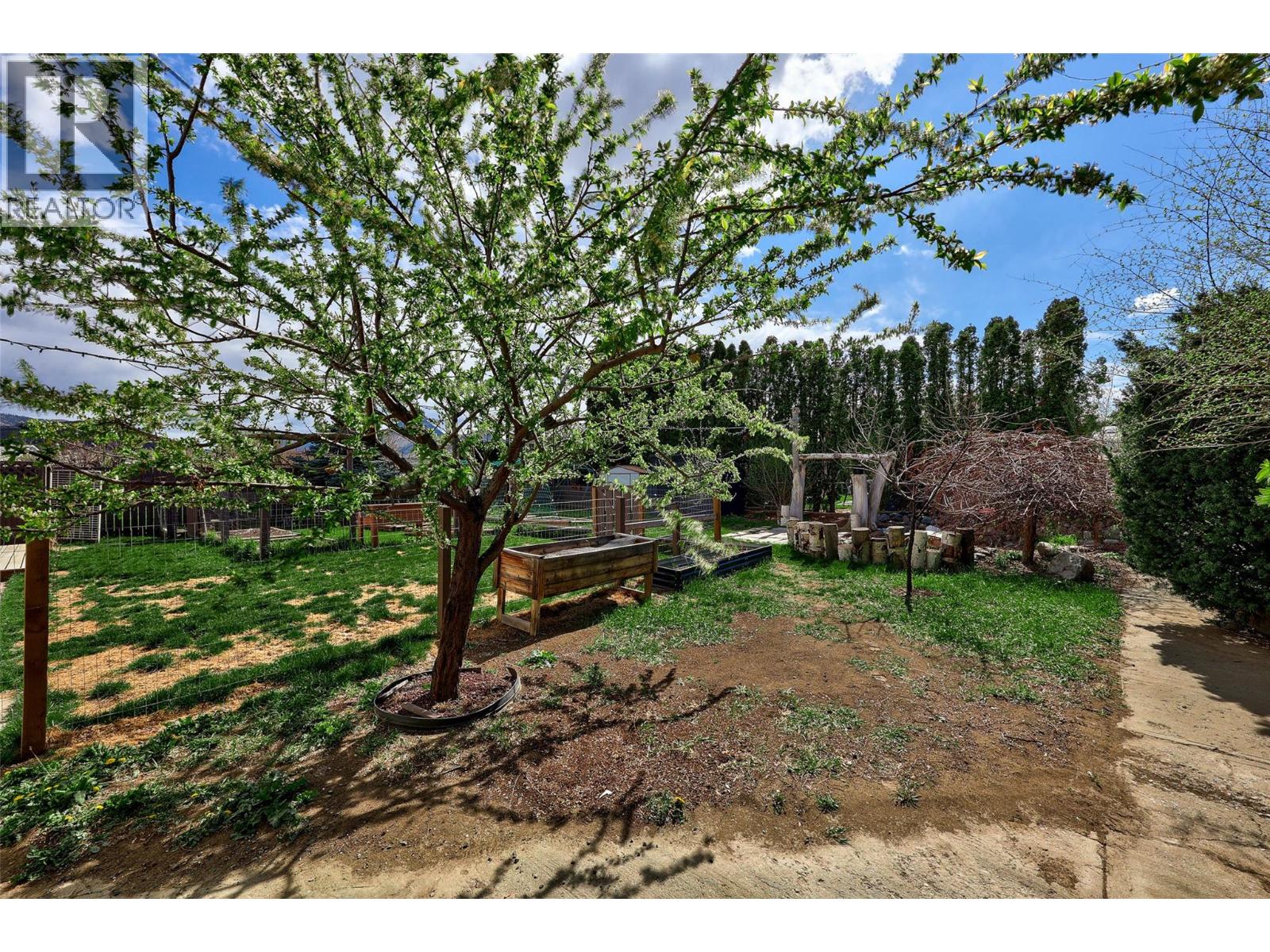 1825 Parkcrest Avenue - 39