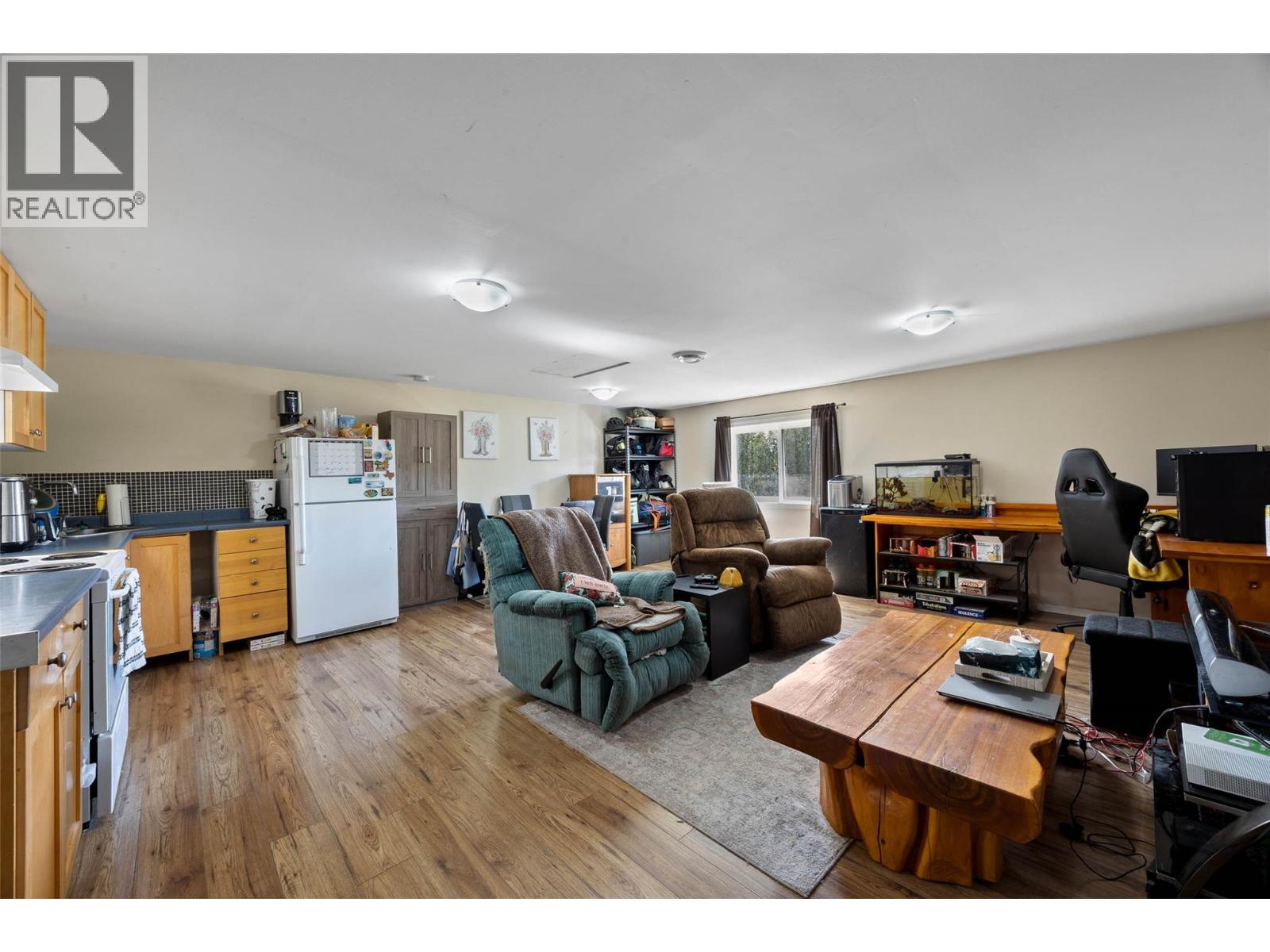 1825 PARKCREST AVENUE - 22