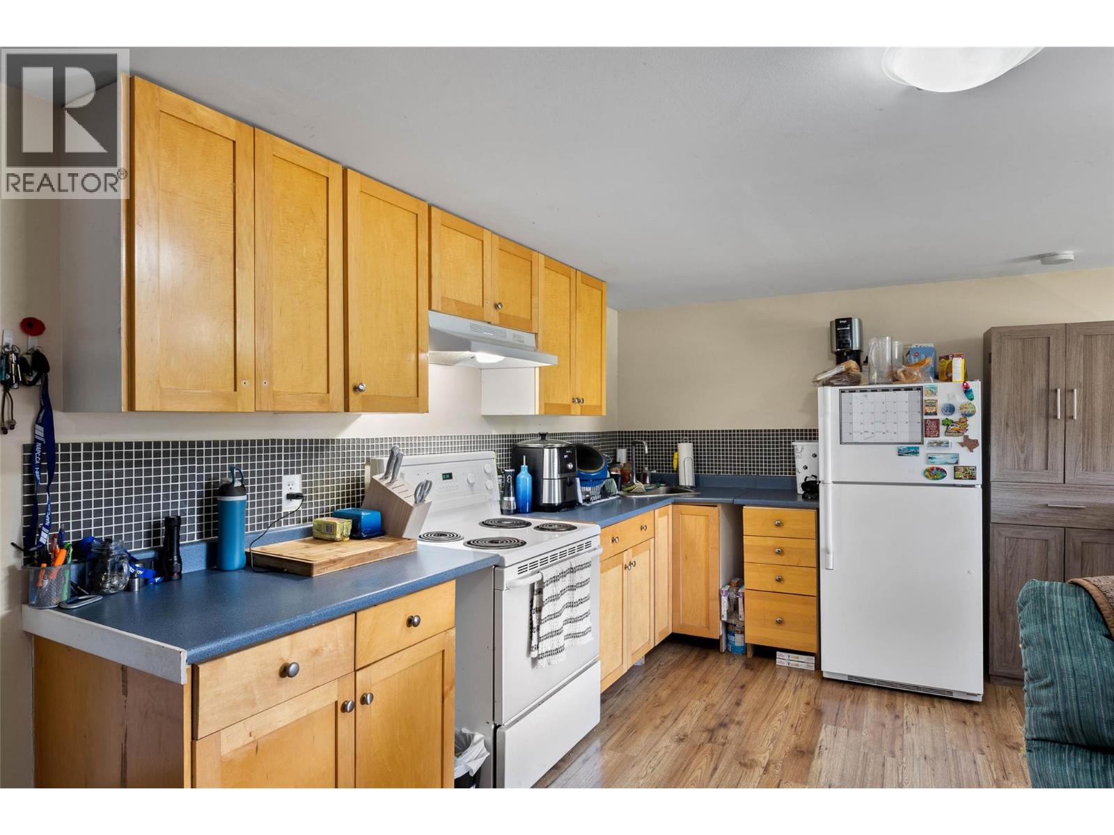 1825 Parkcrest Avenue - 27
