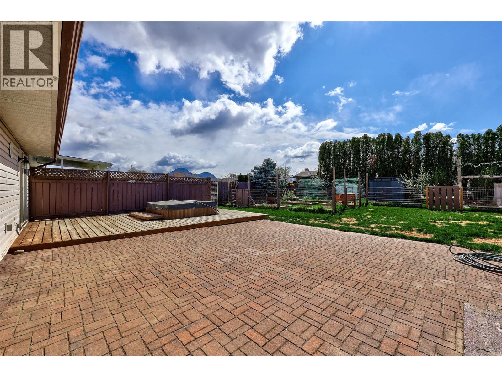 1825 Parkcrest Avenue - 16