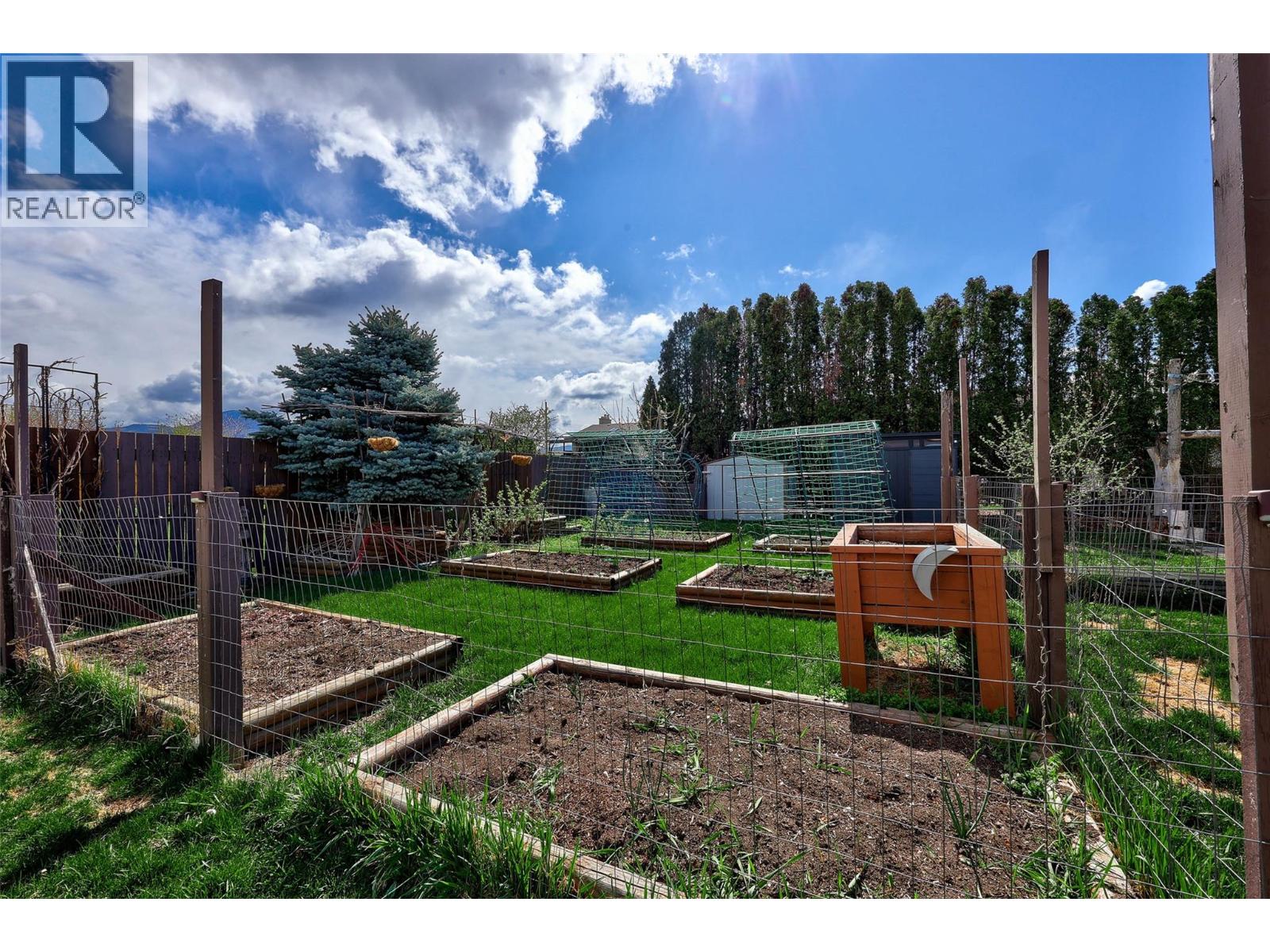 1825 Parkcrest Avenue - 33