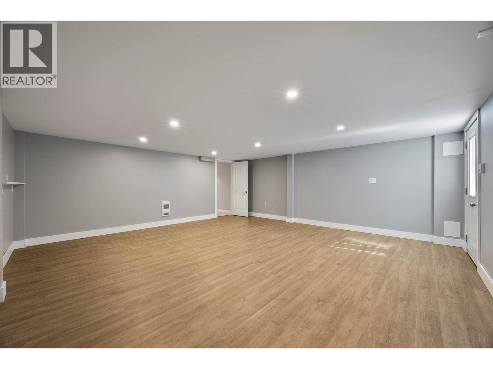 1825 Parkcrest Avenue - 21
