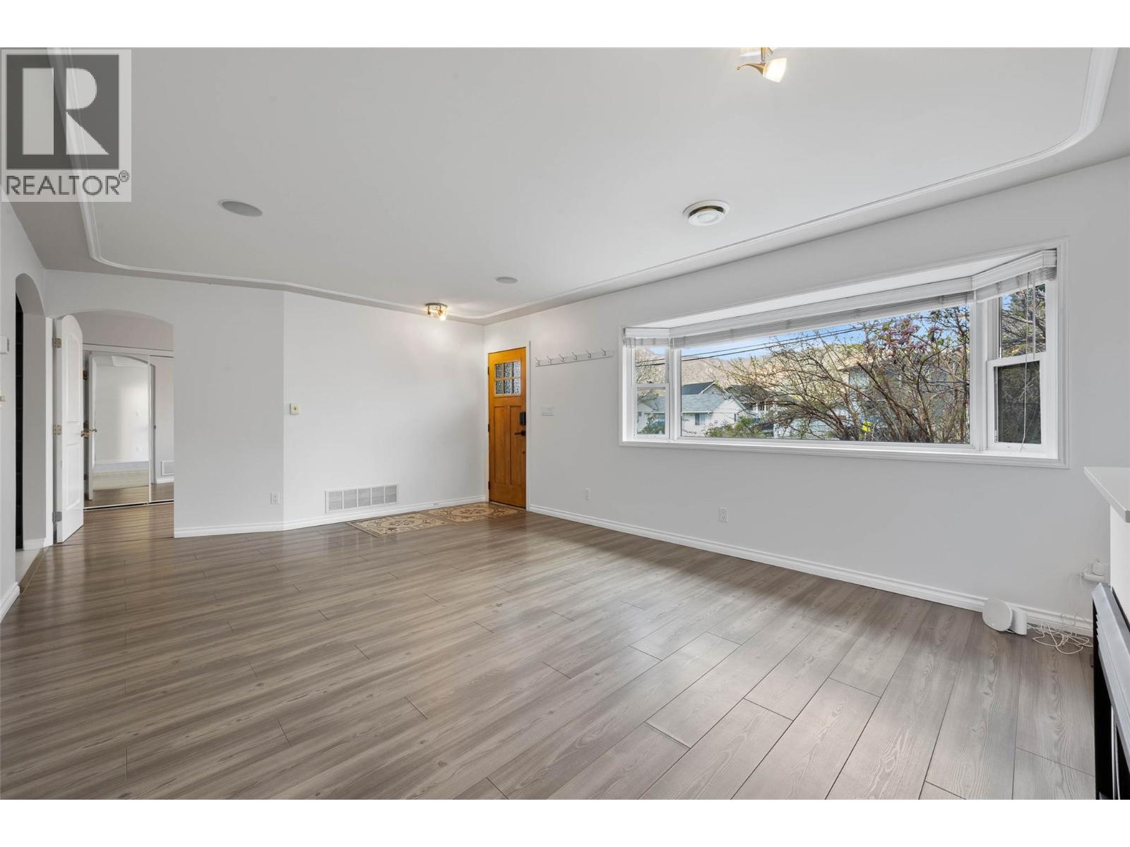 1825 Parkcrest Avenue - 5