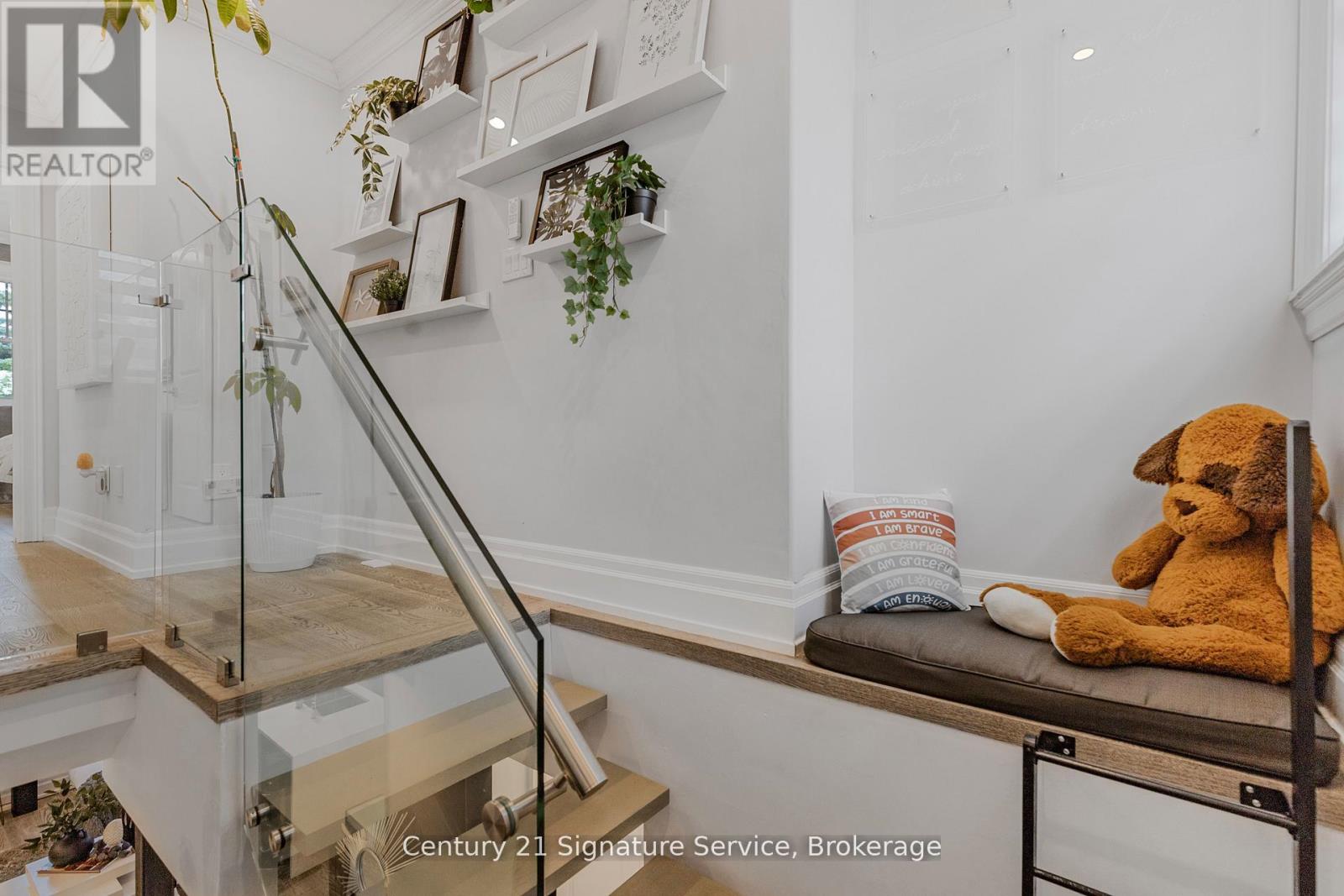 33 MCINTOSH AVENUE - 15