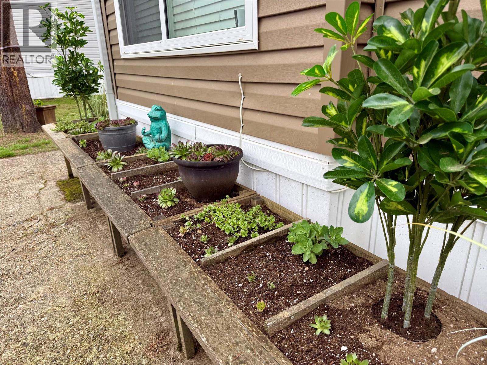 #20 500 16TH AVENUE - 24