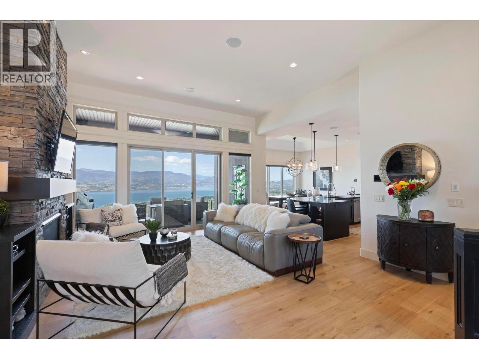  722 Kuipers Crescent, Kelowna