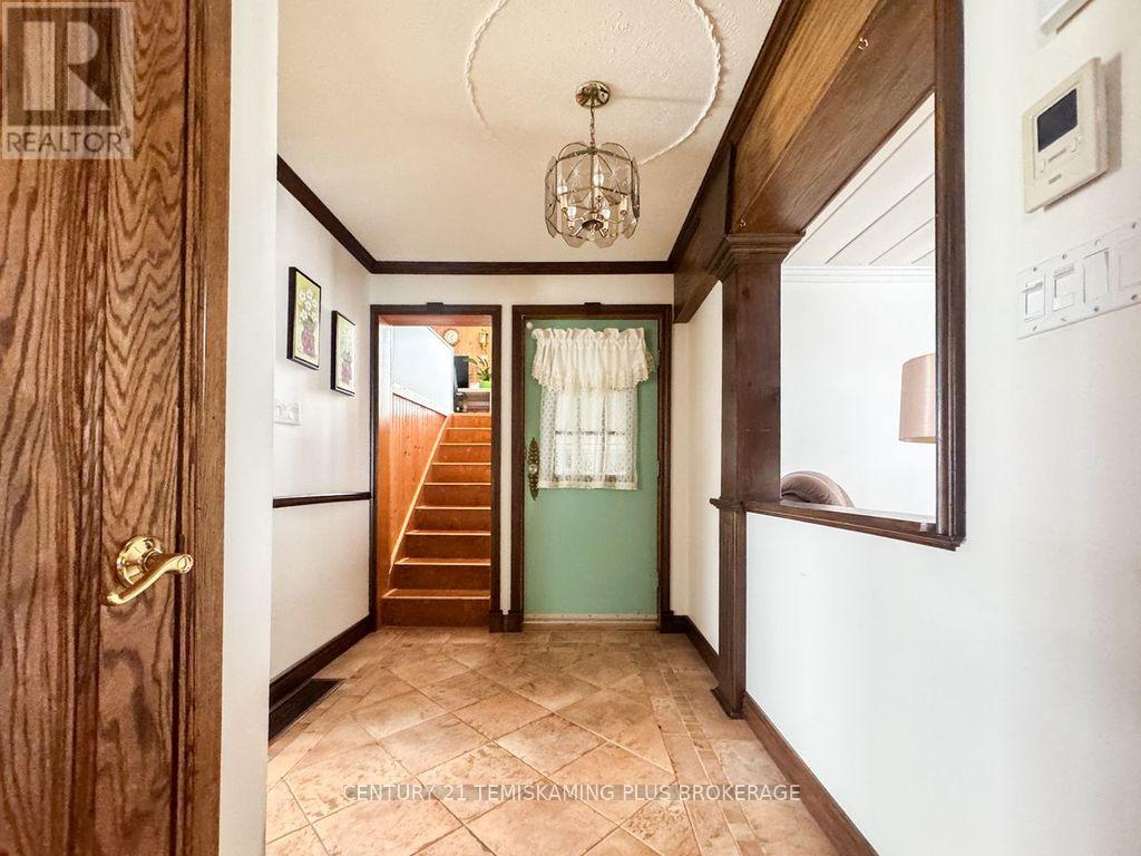 781 DAWSON POINT ROAD E - 10