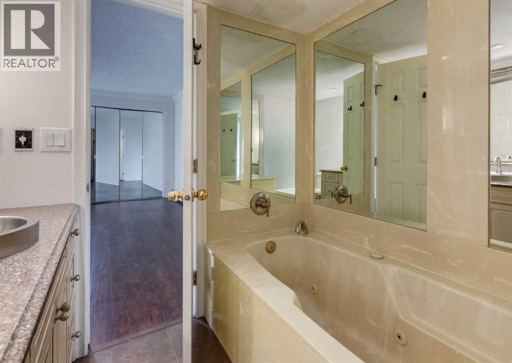 Single Family House for Sale in    Avenue SW Beltline Calgary 