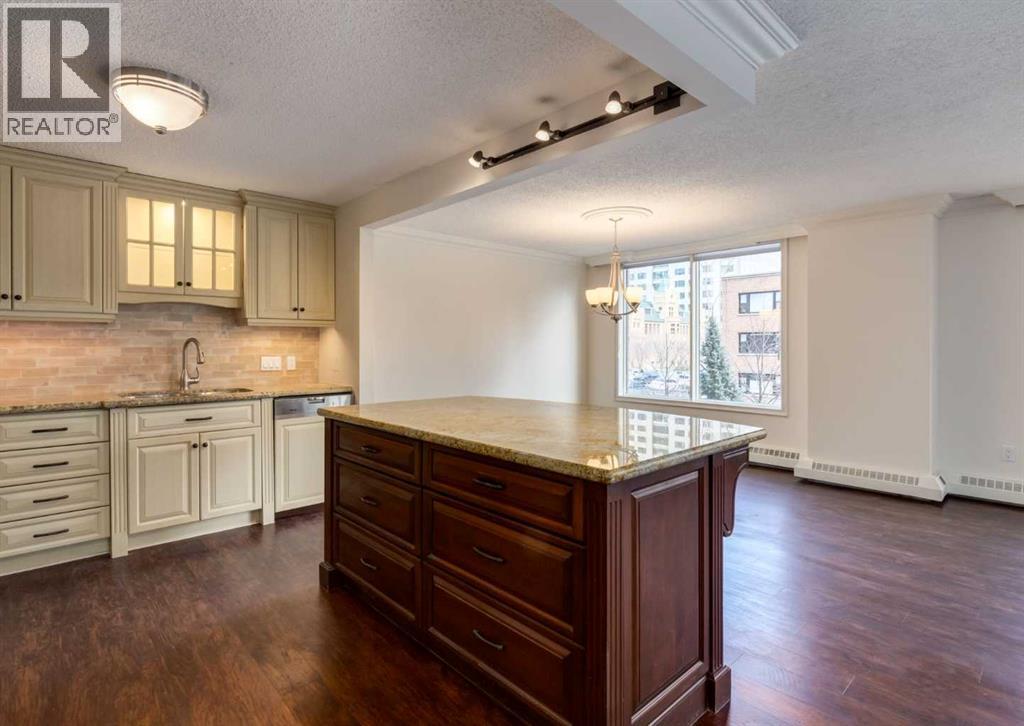 Single Family House for Sale in    Avenue SW Beltline Calgary 