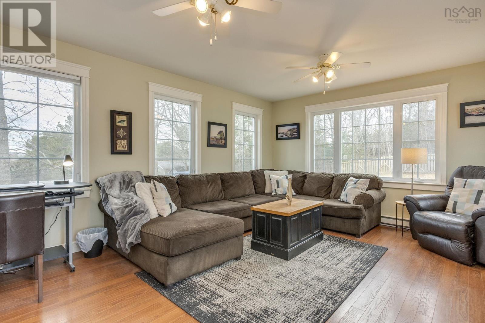 Property 12 of 37 of 21 Clairmont Road