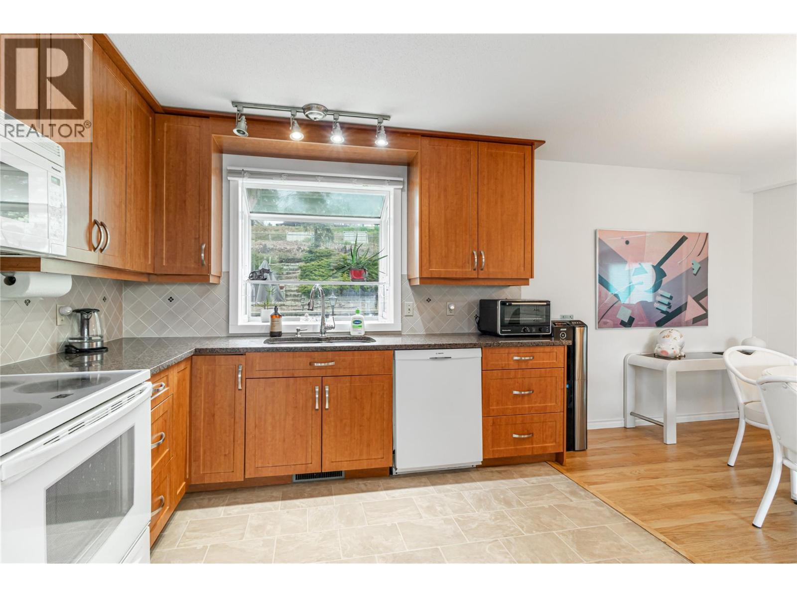 285 Dell Road - 9