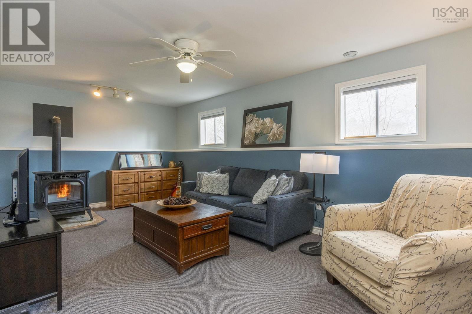 Property 25 of 37 of 21 Clairmont Road