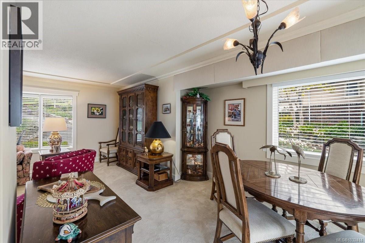 3648 SEAVIEW CRES - 12