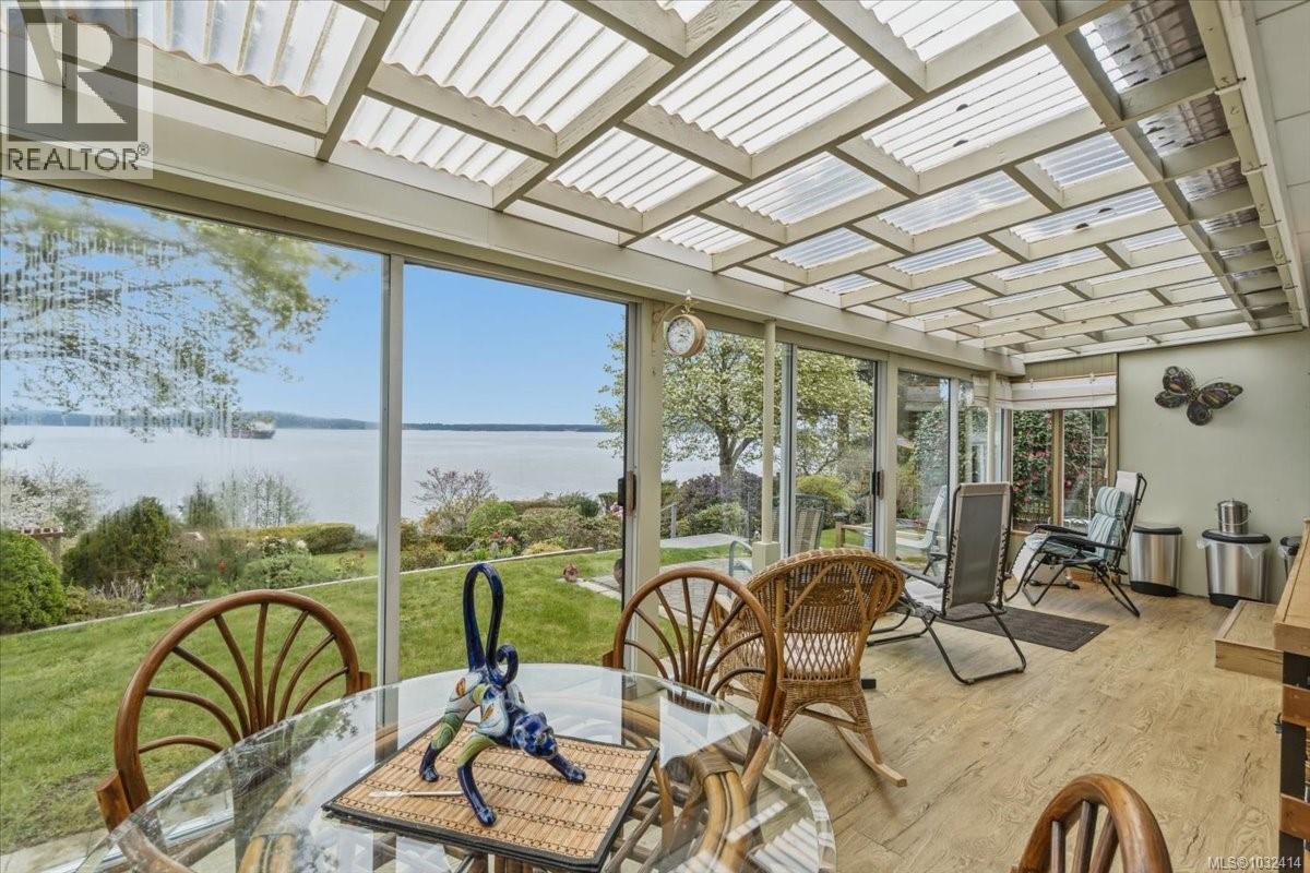 3648 SEAVIEW CRES - 14