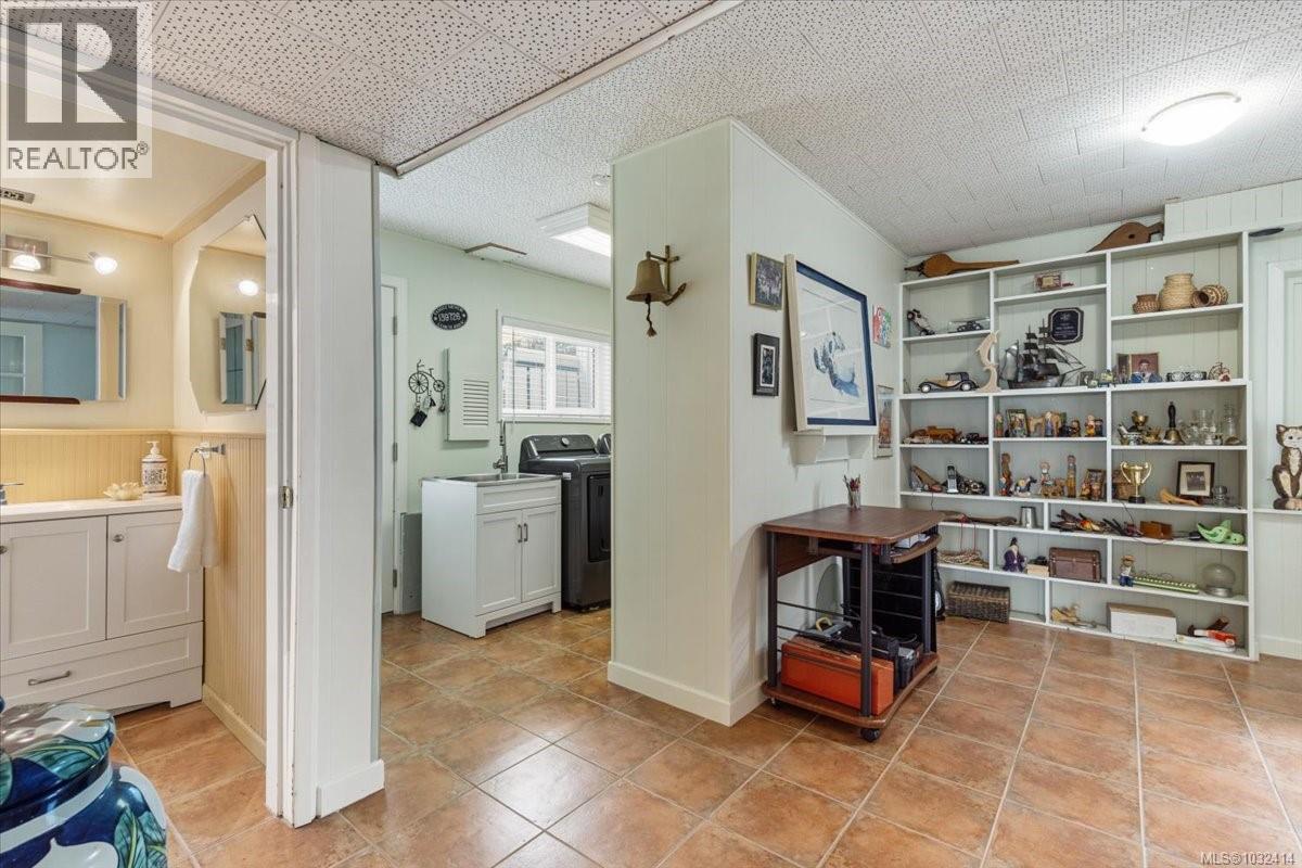 3648 SEAVIEW CRES - 20