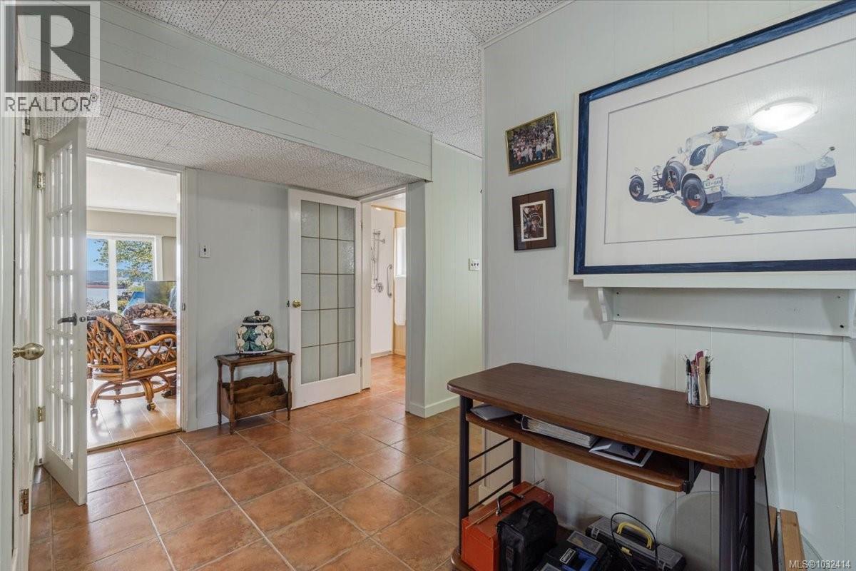 3648 SEAVIEW CRES - 21