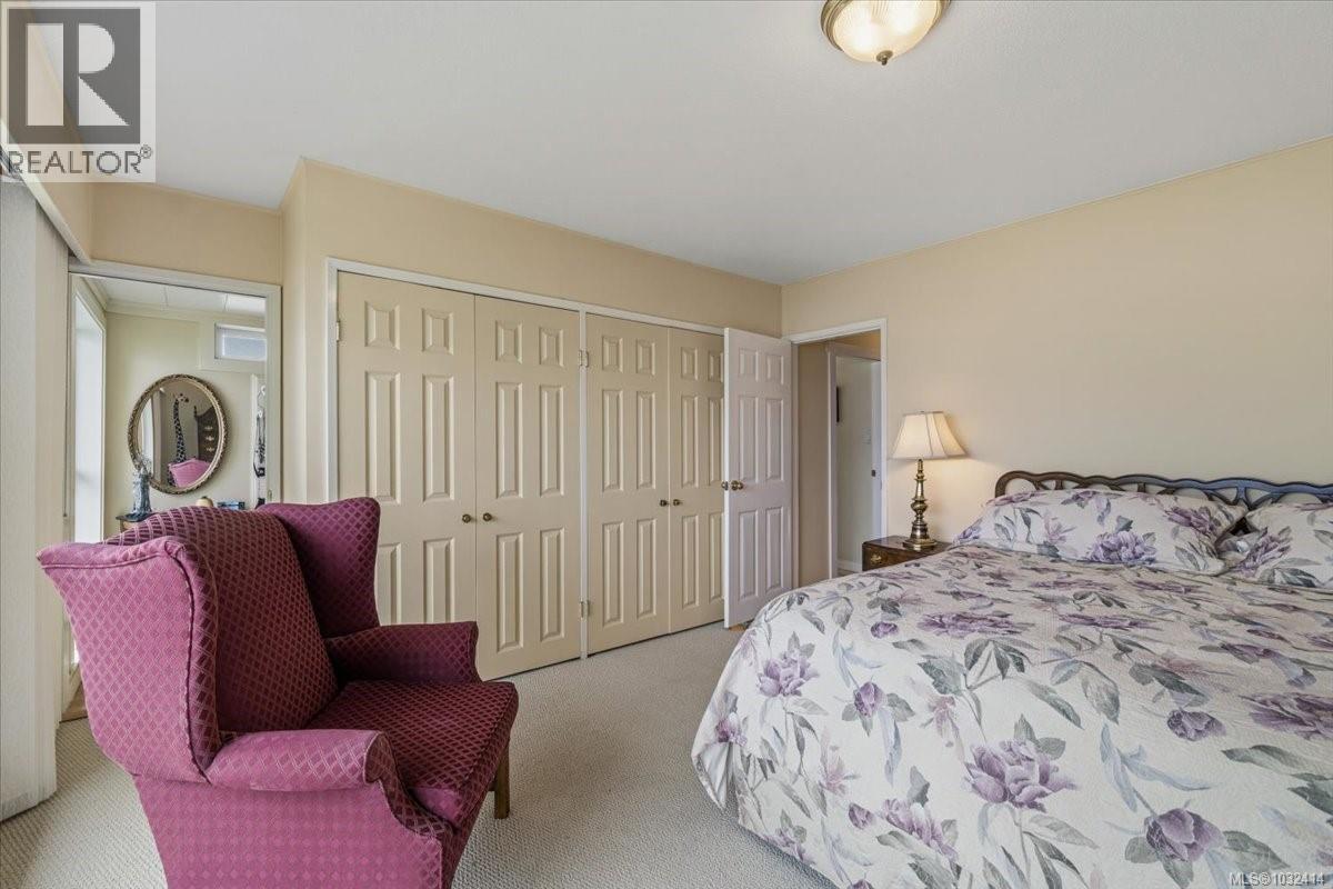 3648 SEAVIEW CRES - 26