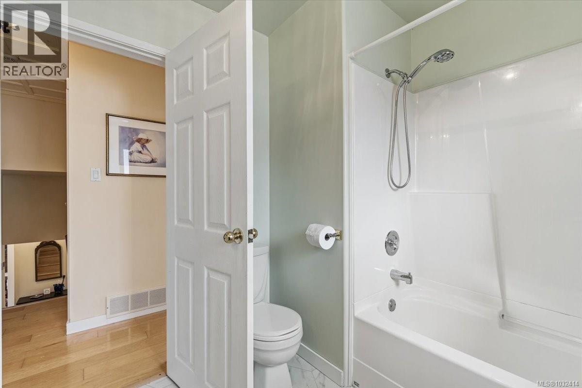 3648 SEAVIEW CRES - 28