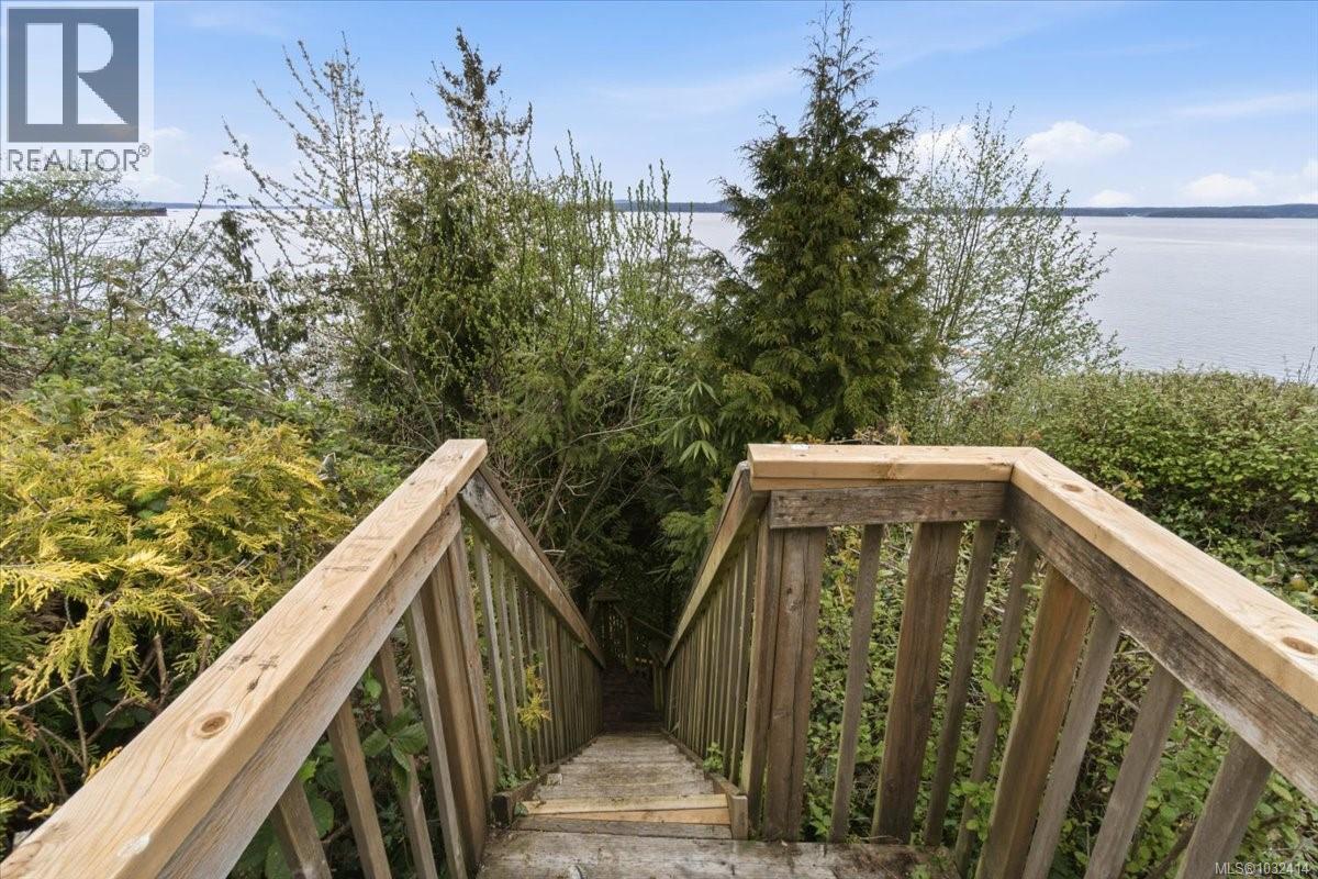 3648 SEAVIEW CRES - 34