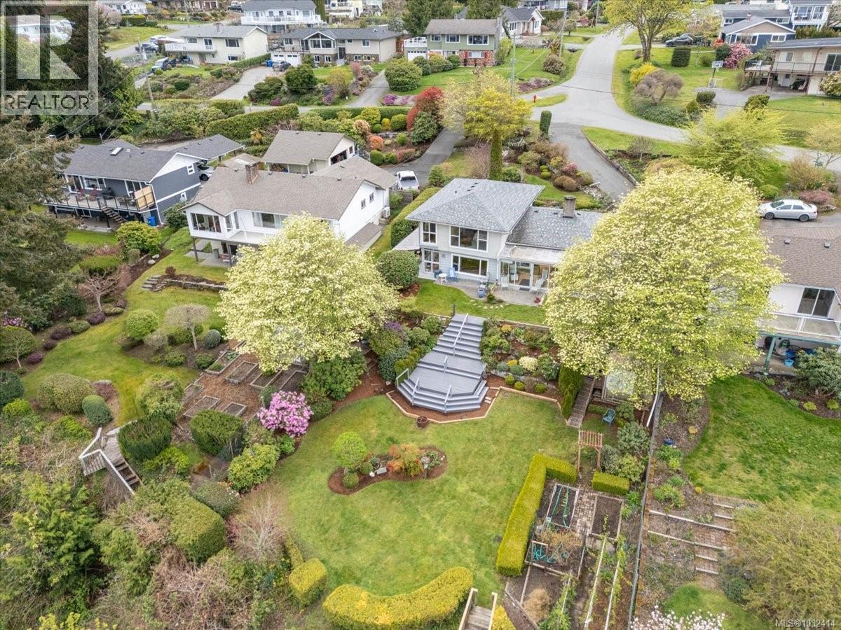 3648 SEAVIEW CRES - 37