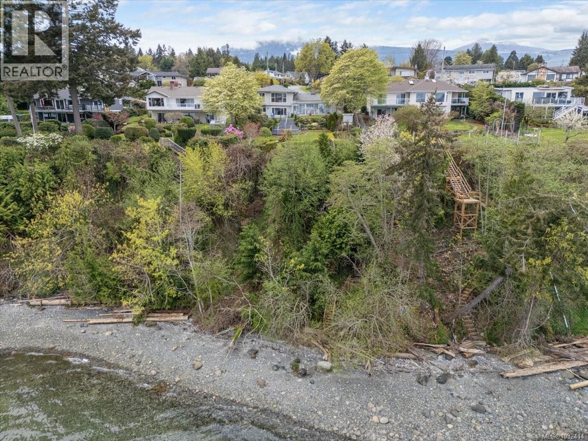 3648 SEAVIEW CRES - 38