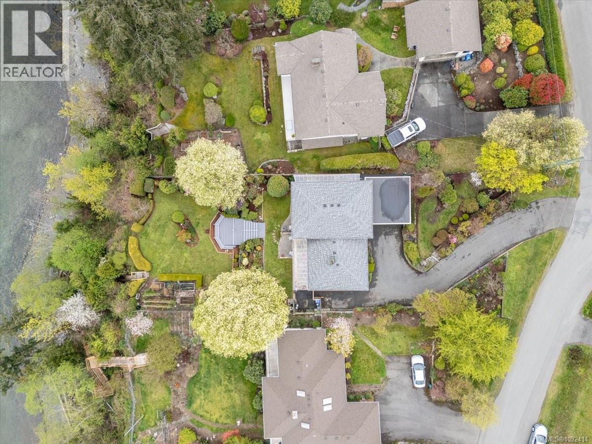 3648 SEAVIEW CRES - 39