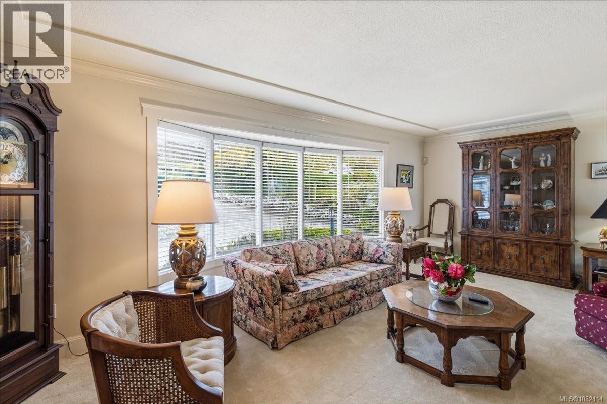 3648 SEAVIEW CRES - 8