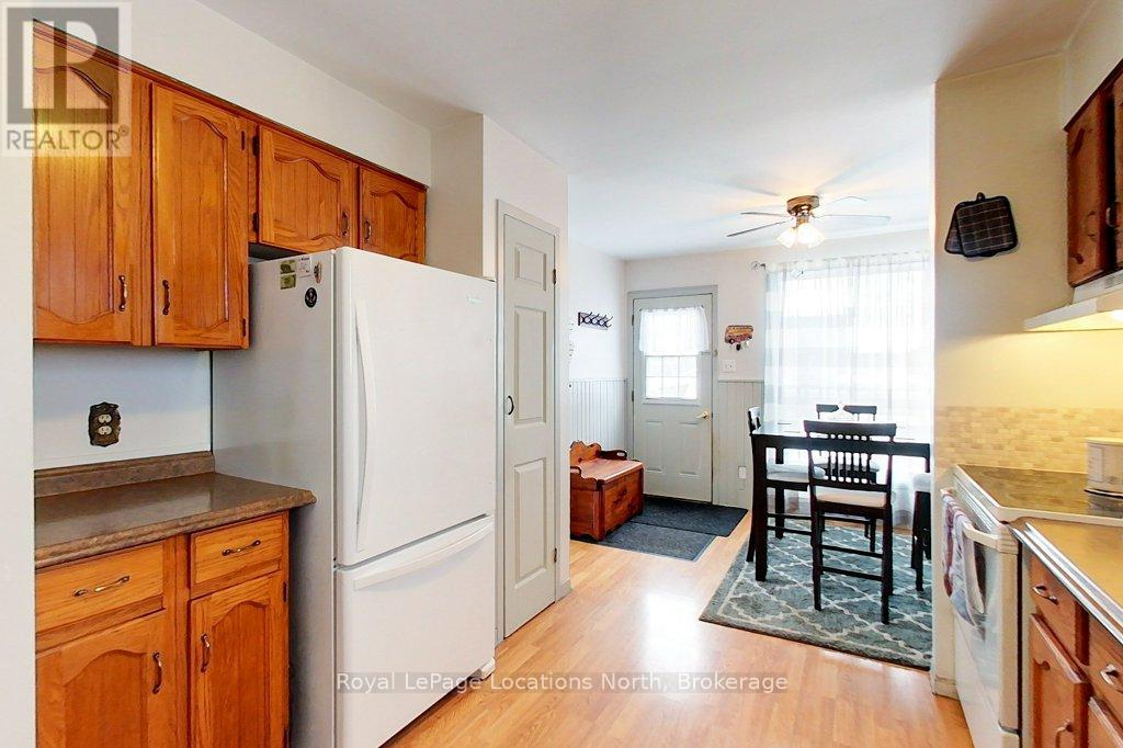 56 LORNE AVENUE - 16
