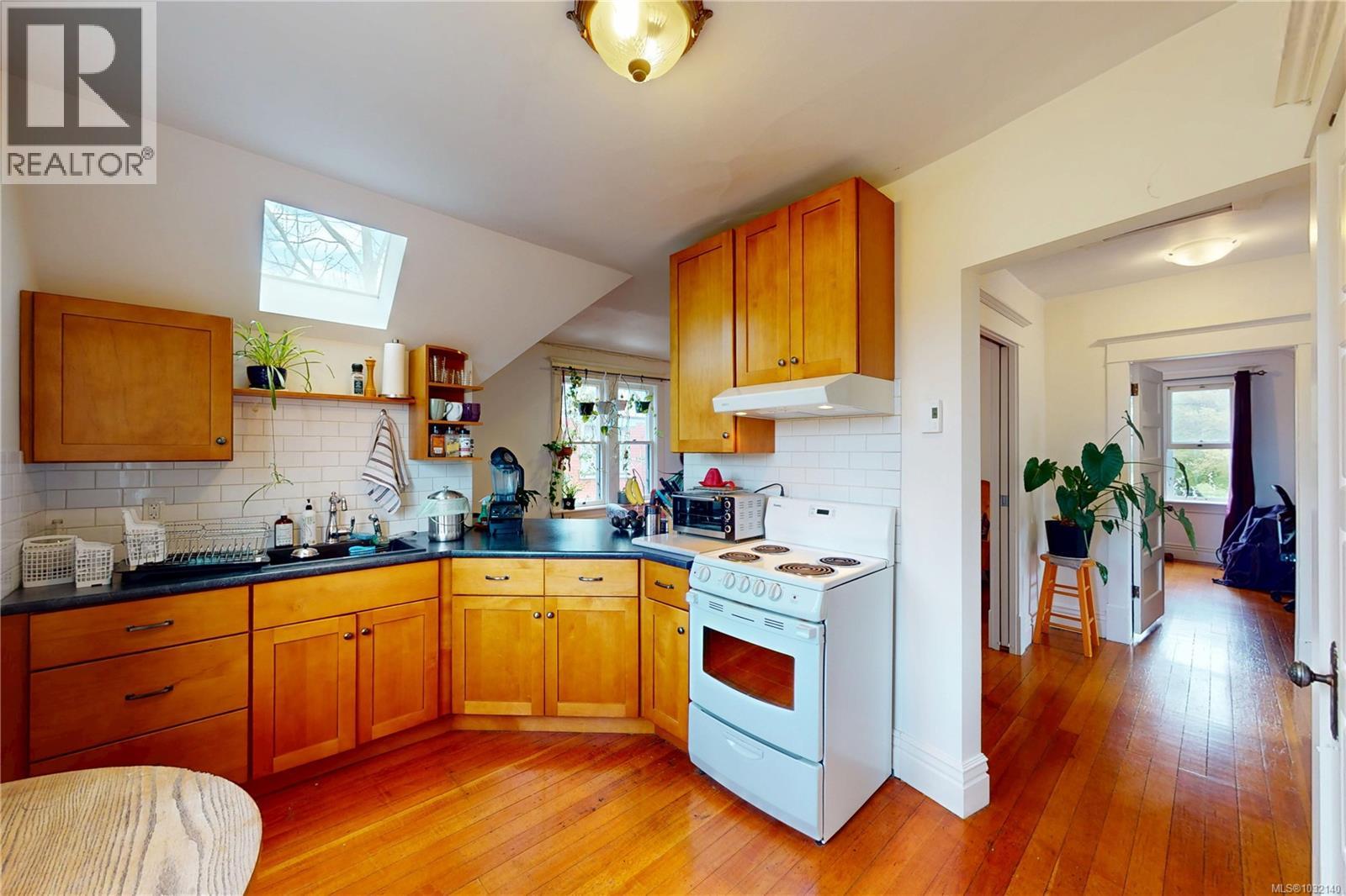  1454/1456 Begbie Street, Victoria